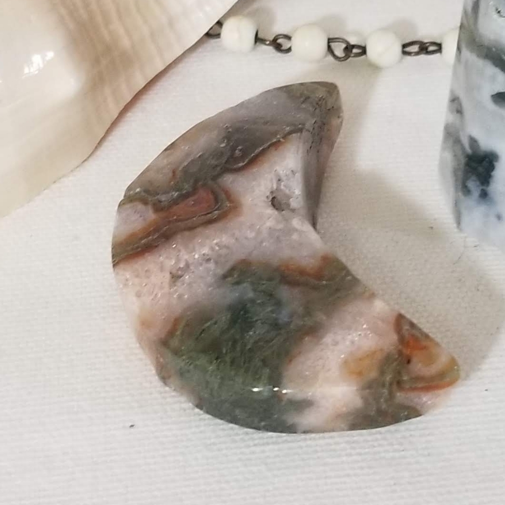 Red Moss Agate Crescent Moon - Picture 4 of 5
